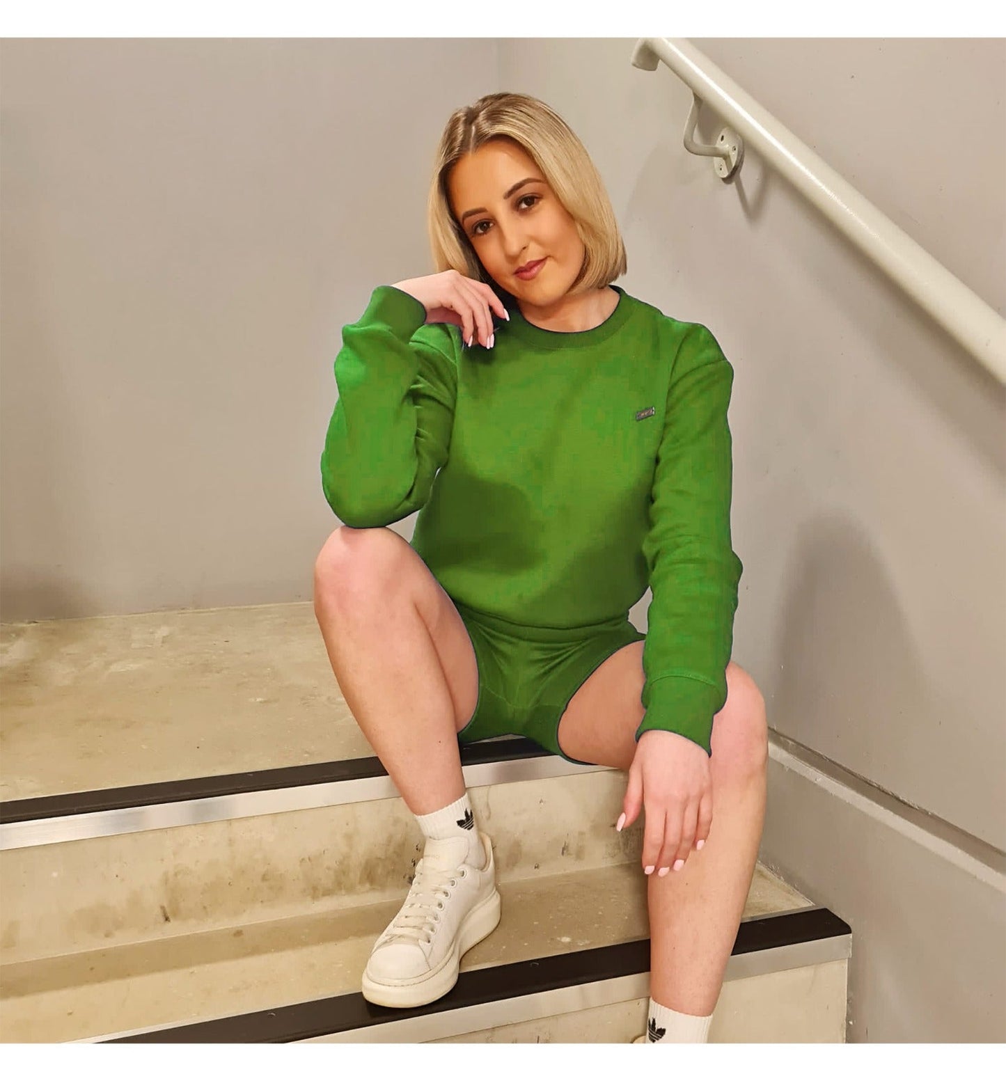 CLAUDIA HOLIDAY VIBES SWEATER SHORT LOUNGEWEAR SET - Bottle Green