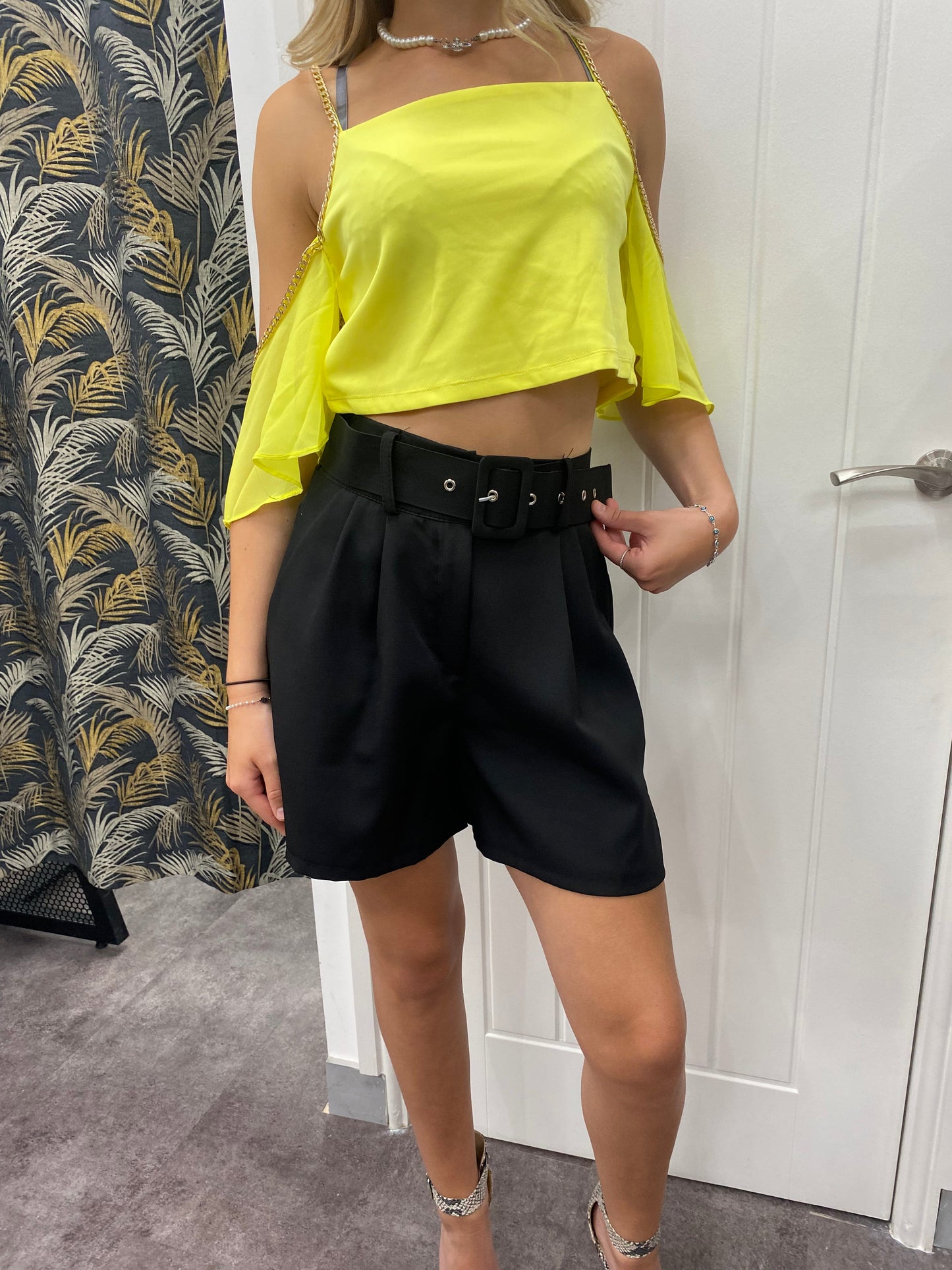BLACK BUCKLE BELT SIDE POCKET DRAPE FRONT SHORTS