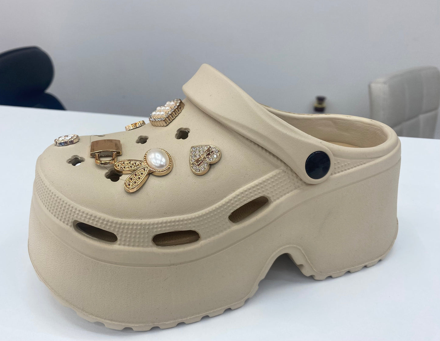 Beige Heart Pendant Butterfly Studded CROCS