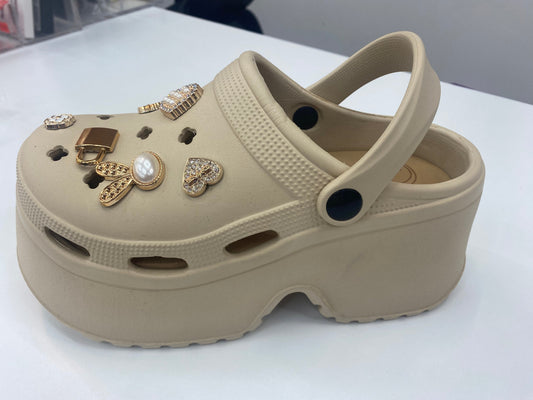 Beige Heart Pendant Butterfly Studded CROCS